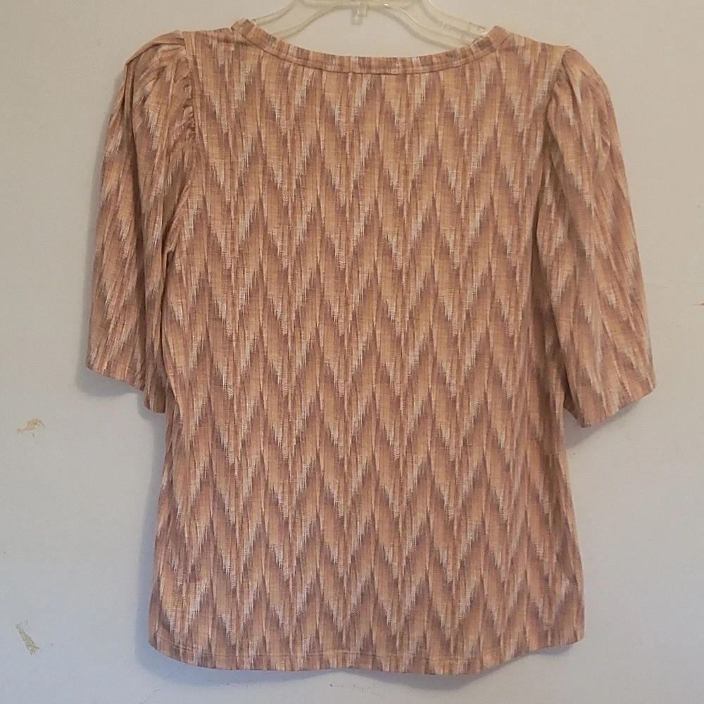 Top - Picture 2 of 2